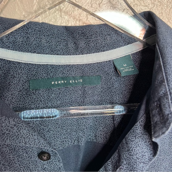 Men’s Perry Ellis Navy Blue Button Down Collared Shirt - Picture 5 of 5